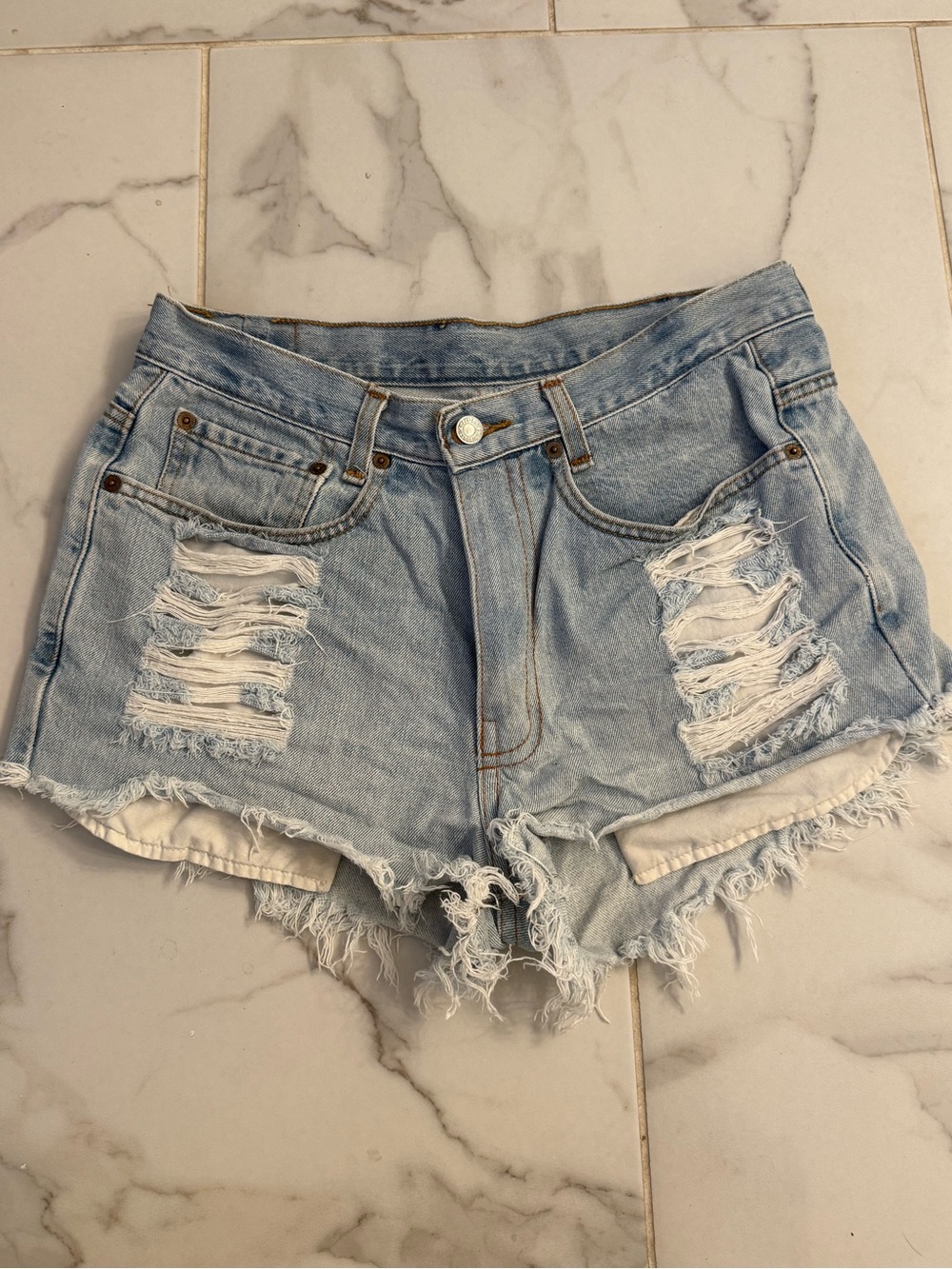 Levi's 560 Light Wash Denim Distressed Jean Shorts sz 30